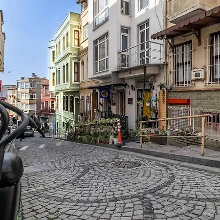 Comelivego Besiktas 1 İstanbul